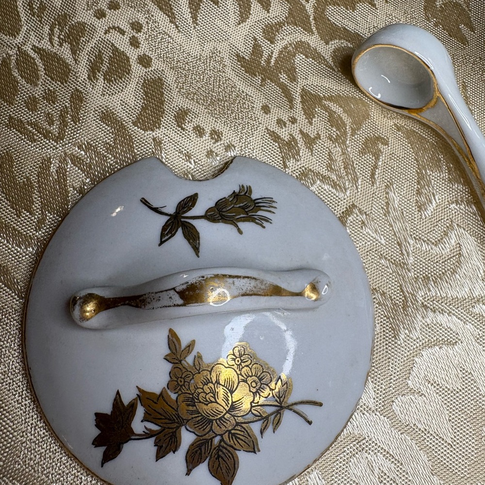 Vintage Porcelain Sugar Bowl Set,Complete With Lid And Matching Small Spoon. - Picture 8 of 11